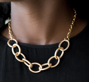 Paparazzi Necklace - Boldly Bronx - Gold - Bild 1 von 7