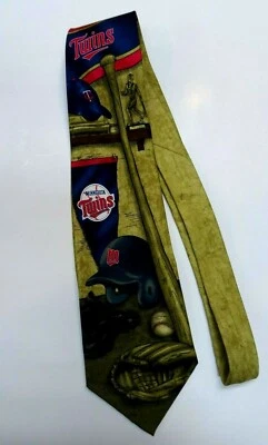  Vintage MLB  Minnesota Twins 100%  Silk Neck Tie w/Retro Locker Room Picture* - Image 1 of 4