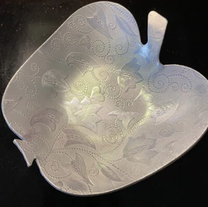 Vintage Neocraft by Everlast Metal Pressed Candy Dish Silver 4.5 x 4" - Picture 1 of 6