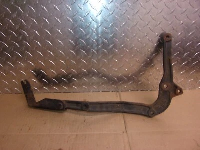 724 B HONDA SHADOW ACE 1100 1997 ОРИГИНАЛЬНЫЙ ГЛУШИТЕЛЬ ВЫХЛОПНОГО КРОНШТЕЙНА - Изображение 1 из 4