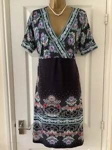 PER UNA DRESS VERY PRETTY NAVY FLORAL MIX STRETCHY CROSSOVER NECK SZ 18 44” VGC - Picture 1 of 8