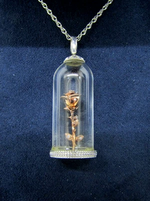 Colgante Cúpula Encantado Disney Belle Diamante Rosa en Vidrio Foto 1 de 4