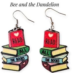 LESEN SIE ALLE BÜCHER. Ohrringe ~ Leichtes Holz doppelseitig Student lustiges Geschenk - Bild 1 von 7