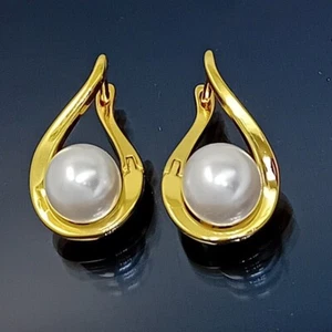 18K Gold Filled Stunning Italian Pearl 18ct GF Petite Huggie Earrings 15mm - Picture 1 of 10