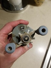 VINTAGE Pflueger Supreme 510 Fishing Reel 