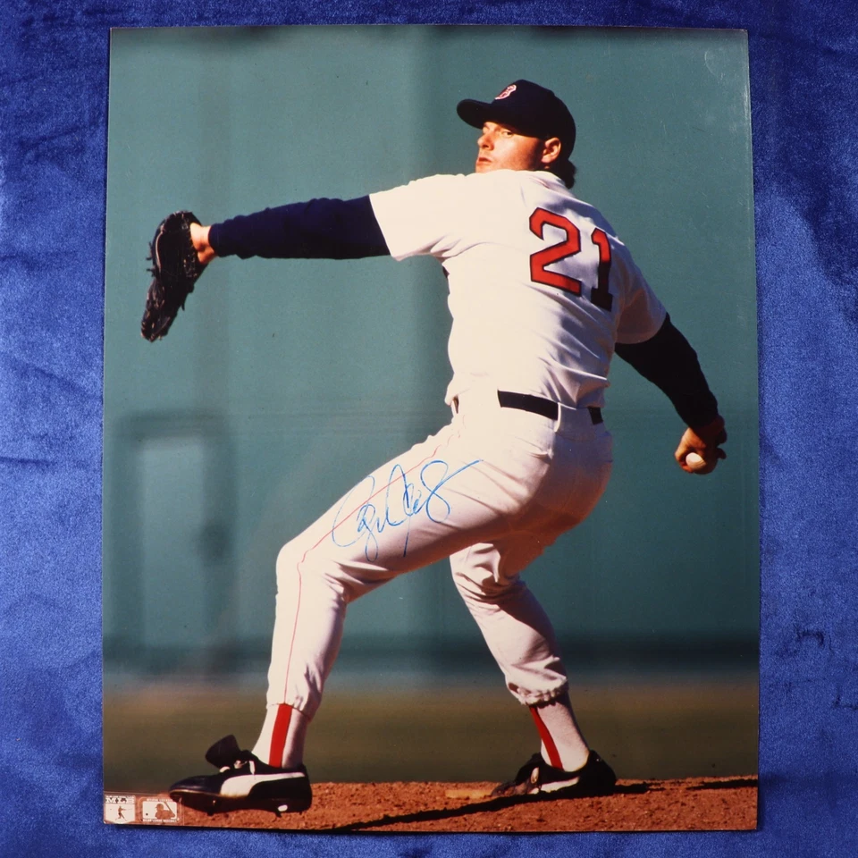 Roger Clemens Boston Red Sox 8x10 Autograph (au043) - Image 1 of 1
