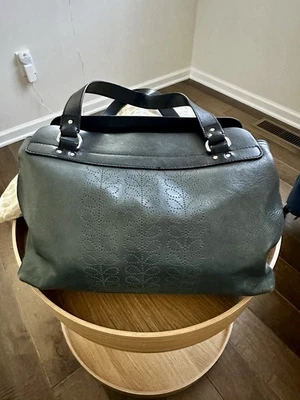 Orla Kiely - Bolso de hombro grande de cuero para mujer / Bolso de mano con tallo azul detalle de hiedra  Foto 1 de 4