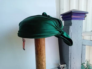 CAPPELLO MODA DONNA BULLOCKS WILSHIRE VERDE SMERALDO RASO TAGLIA 22 CON ATTACCATO... - Foto 1 di 21