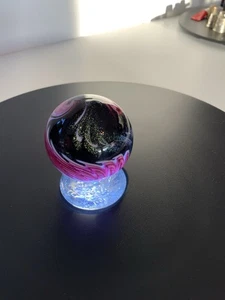 Sam Hogue Mable handgefertigtes modernes rosa Flammenglas mit Ständer 1,73 Zoll - Bild 1 von 9