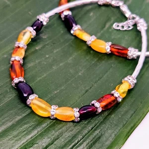 Baltisches Bernsteinarmband mit kleinen Glitzersteinchen - Bild 1 von 5