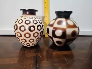 Two Signed Valeriano Paz Chulucanas Peru Geometric Brown Cream Hand Made Vase - Picture 1 of 7