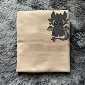 Bestickte How to train Movie Your Dragon Shirts, Ohnezahn Drache Schluckauf Shirt - Bild 1 von 4