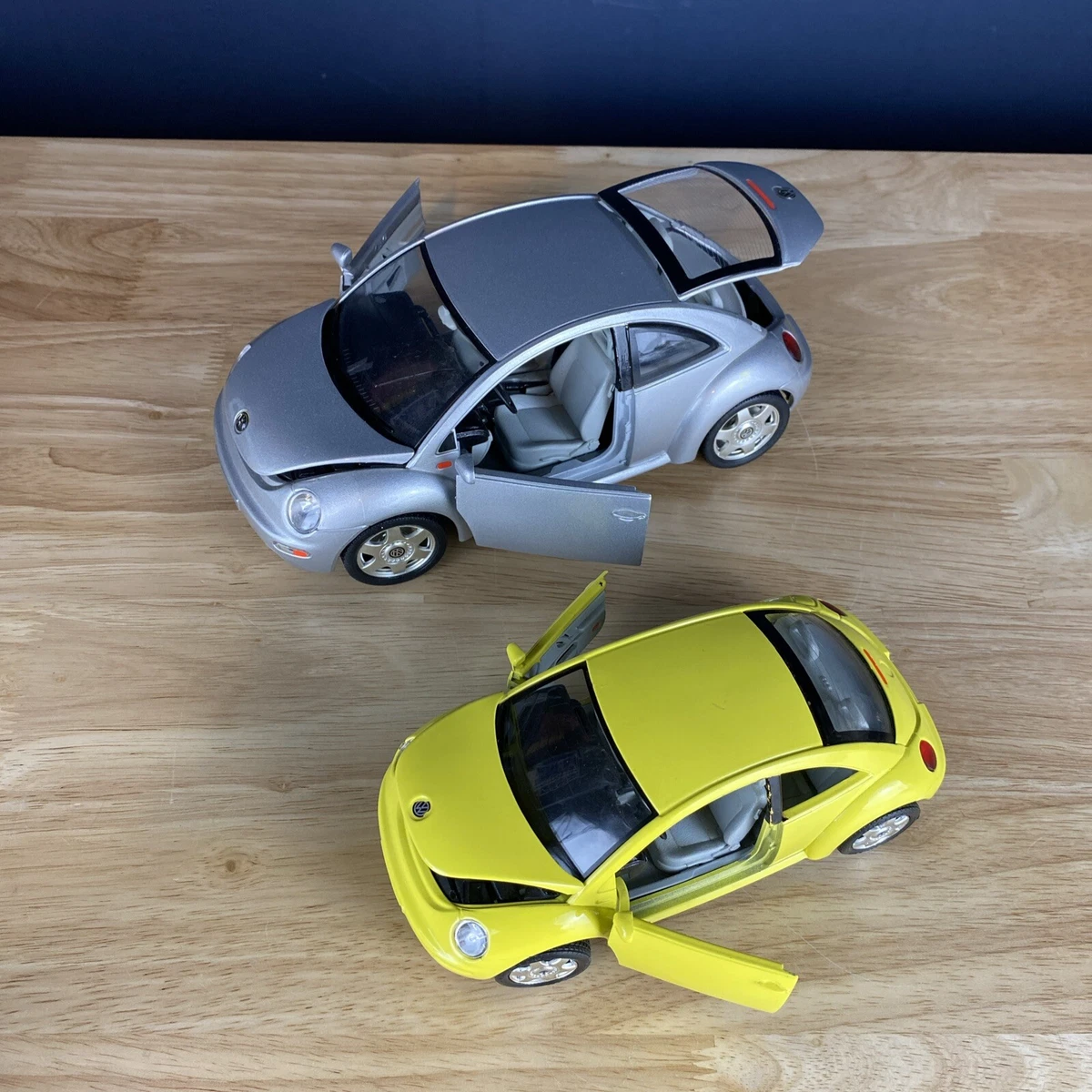 ブラーゴ 1/18 フォルクスワーゲン ニュ-ビートル（カスタム仕様) ブラーゴ 1/18 フォルクスワーゲン ニュ-ビートル（カスタム仕様)の