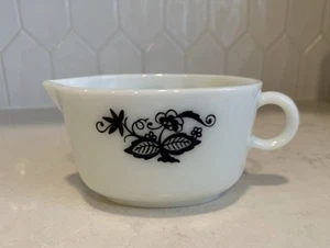 Vintage Pyrex Corning Milk Glass Old Town Blue Sauce Gravy Boat 77-B - Picture 1 of 6