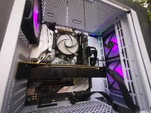 INTEL Gaming PC Bundle (intel i5 8th gen 16gb ram 1tb nvme rtx 2060 ) - Picture 1 of 5