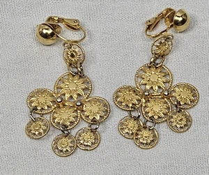 Vintage Sarah Coventry goldfarbene Gänseblümchen Ohrhänger Clip auf Ohrringe ca. 2,25" L - Bild 1 von 4