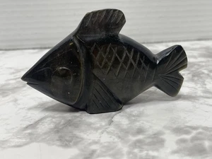 Schwarzer Obsidian Stein Fisch Figur handgeschnitzt freistehende Statue - Bild 1 von 4