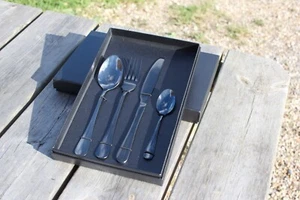 Juego de cubiertos personalizados de acero inoxidable de cuatro piezas con caja de regalo gratuita - Imagen 1 de 12