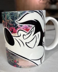 looney tunes pepe le pew Warner Bro 1999 Coffee Mug - Picture 1 of 7