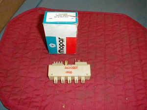 NOS MOPAR 1968-71 ALL MODELS A/C-HEATER VACUUM SWITCH - Foto 1 di 1
