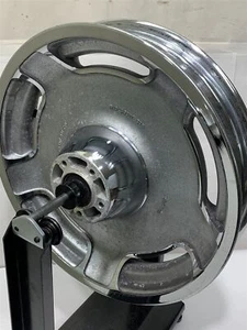 2005 Harley-Davidson FLHRSI Road King Front Wheel Chrome Airstrike 16x3 - Picture 1 of 6