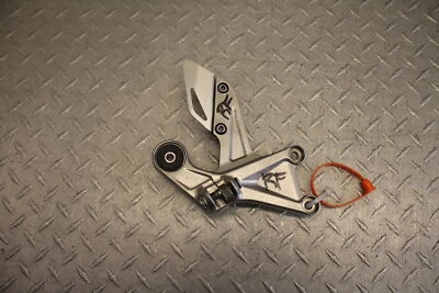 Honda CBR1000RR 2009 juego trasero derecho estriba del conductor soporte montaje Foto 1 de 4