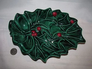 VINTAGE HOLLAND MOLD CERAMIC CANDY DISH GREEN HOLLY CHRISTMAS - Picture 1 of 7