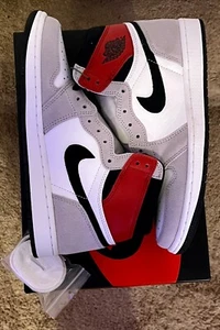 Nike Air Jordan 1 Retro Gris Humo Alta Luz Blanco 555088-126 Talla 7.5 NUEVO - Imagen 1 de 4