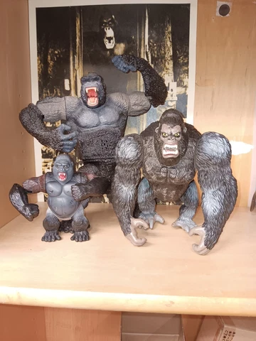 Chap Mei jungle gorilla King Kong action figures x2 PLUS another Cover