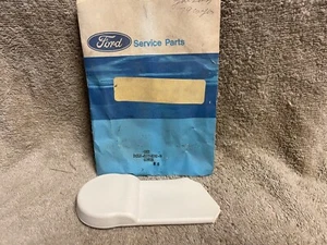 NOS FORD D6LZ-6561692-B 1976-78 LINCOLN MARK V WHITE SEAT BELT PIVOT COVER - Picture 1 of 5