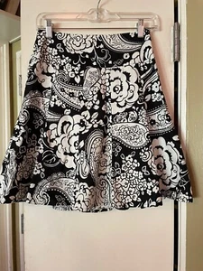 Ann Taylor Petites Baumwolle gefüttert schwarz weiß Blumen Rock Größe 00P - Bild 1 von 9