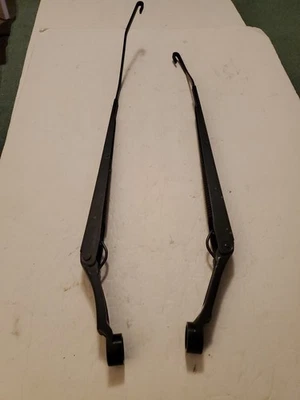 2004 2011 Chevrolet Aveo LEFT & RIGHT Windshield Wiper ARMS OEM - Image 1 of 4
