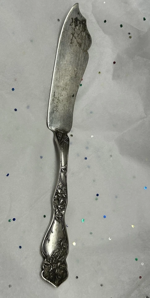 Cuchillo de mantequilla de plata de ley Cherry Blossom de Blackinton-Master 28 g de ley Foto 1 de 4