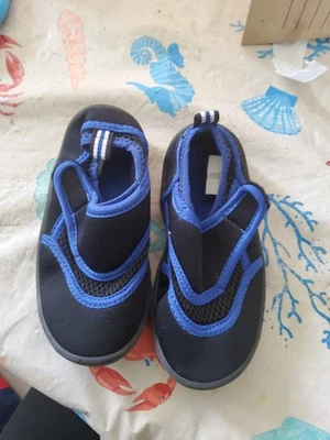 Toddler 7/8 Toddler Water Shoes Black And Blue Perfect For Your Child - Image 1 of 4