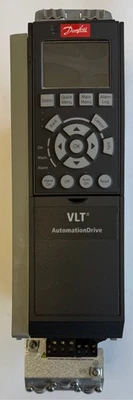 Danfoss Frequenzumrichter / FC-302PK75T5E20H1BGXXX / 131B0479 / 0.75 kW / 1.0HP - Bild 1 von 4