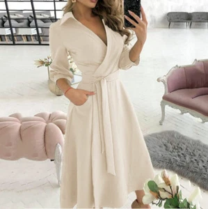 Damenkleid mit 3/4-Ärmellänge, floralem Druck & Schnürdetail samt Gürtel - Bild 1 von 18