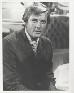 Roger Moore The Persuaders Vintage 8x10 Photo 1970's TV Publicity Portrait - Picture 1 of 1