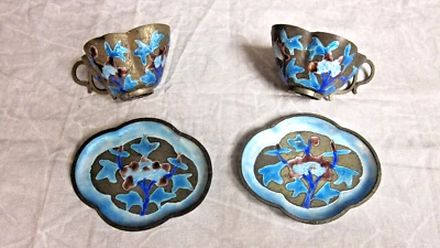 Antiguo juego chino de exportación de 2 (dos) tazas de té y platillos florales esmaltados en metal cobre Foto 1 de 4