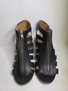 City Classified Black Wedge Shoes Women's Size 7 Front Zip Faux Leather