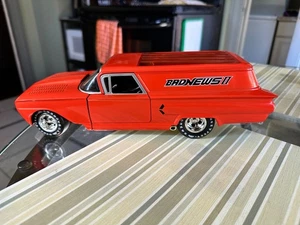 Johnny Lightning 1:18 Tom Daniel’s Bad News II 1960 Chevy Panel Van - Picture 1 of 14