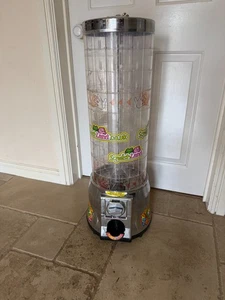 CLENPORT /Tubz/Hurleys  £1 vend Toy Tower Vending Machine - Picture 1 of 1