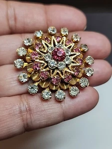 Vintage Gold Tone Floral Brooch Pink Rhinestones 3D Sparkly Pronged - Picture 1 of 12