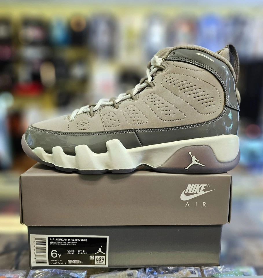 AIR JORDAN 9 RETRO (GS) COOL GREY" 2025  SZ 6Y/ 7.5(W) HV4574-011 DS - Image 1 of 4