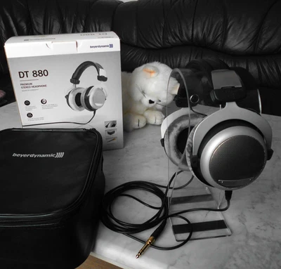 Beyerdynamic DT 880 Edition Premium Hi-Fi Stereo Headphones Over Ear Original Packaging Mint - Image 1 of 4