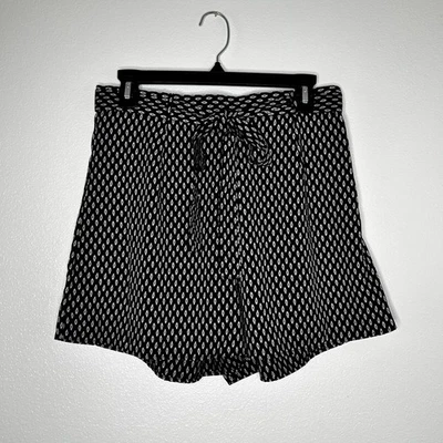 Pantalones Cortos Leith Para Mujer Blanco y Negro Estampado Cinturón Corbata Talla M NUEVO SIN ETIQUETAS Foto 1 de 4