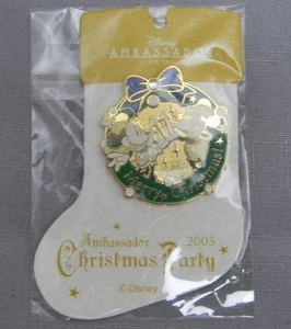 Japan Ambassador Hotel 2005 Christmas Party Mickey Minnie Disney Pin NEW!! - Picture 1 of 3