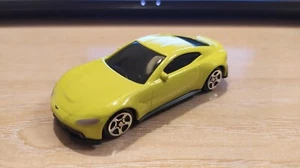 RMZ - ASTON MARTIN VANTAGE LOOSE 1/64 APROX *NEW* - Picture 1 of 8