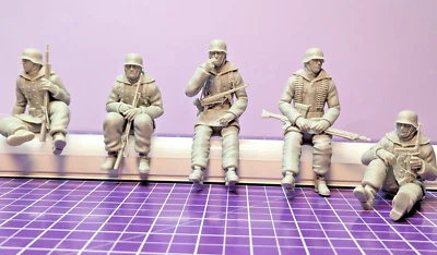 NEU! Deutsche aufgesessene XX Landser/Soldaten 5er-Set Aufsitzer Tankrider 1:16 - Bild 1 von 4