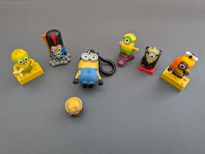 Konvolut Minions Sammelfiguren Ü-Ei, MegaBlocks und Schlüsselanhänger - Fanset - Bild 1 von 12