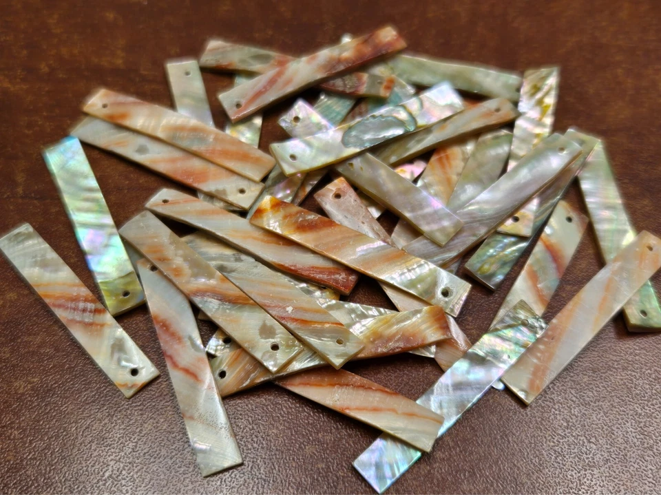 100 PCS RECTANGLE RED ABALONE SHELL BLANK CHARMS PENDANTS 1 1/4" - Image 1 of 1